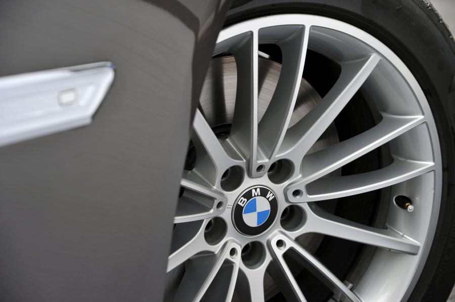  BMW 750iL 2013 года  (фото 46 из 96)